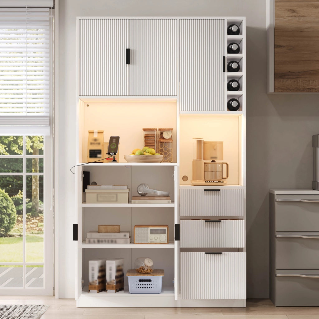 Credenza da cucina alta con 3 cassetti portabottiglie LED regolabile prese integrate MDF bianco 105 × 40 × 180 cm