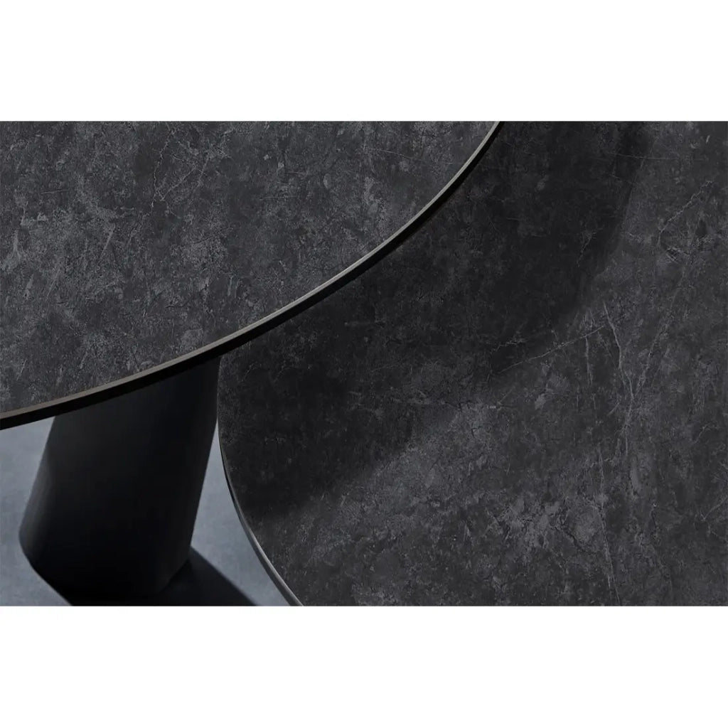 Table bassa VIRELLO – Tavolino rotondo Ø80 cm – Pietra naturale grigio scuro & metallo – Design contemporaneo e robusto