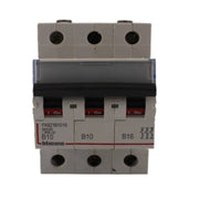 Interruttore magnetotermico 3 poli 10+10+16A Bticino