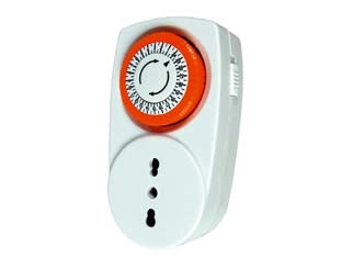 TIMER A PRESA GIORNALIERO CON INTERRUTTORE INTERVALLO 30 MINUTI - 2 pezzi SYNTESY