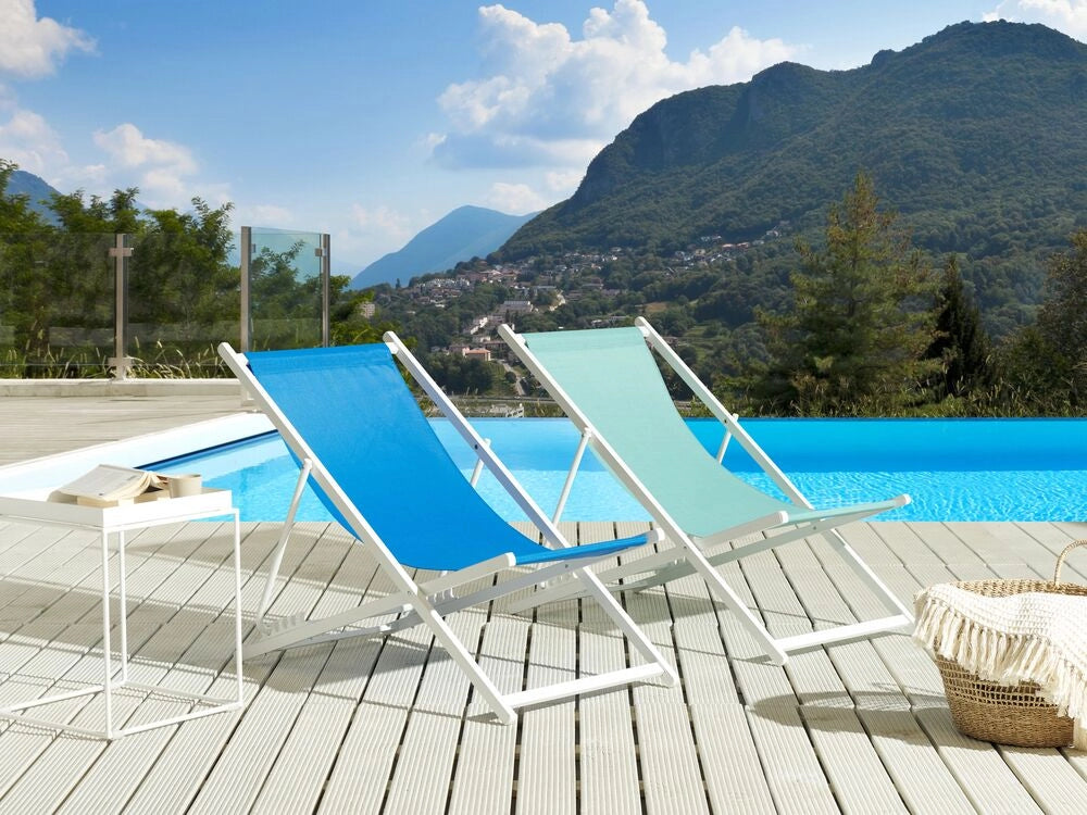 Sedia a sdraio pieghevole e reclinabile per esterno blu e bianco piscina terrazzo giardino