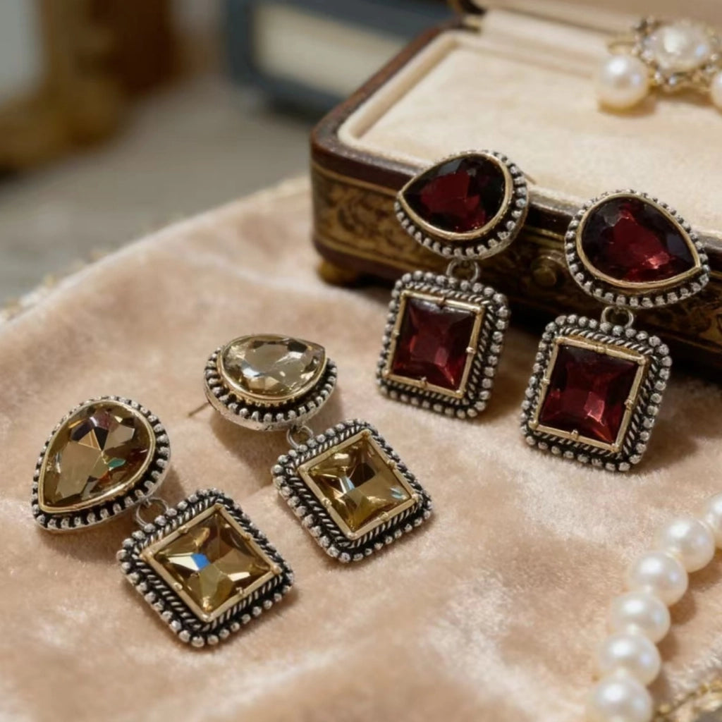 Orecchini geometrici a forma di goccia in stile retr¨° con strass