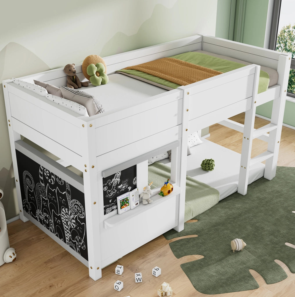 Letto a casetta per bambini con lavagna; scala a 3 gradini; 90x200 cm; in legno bianco