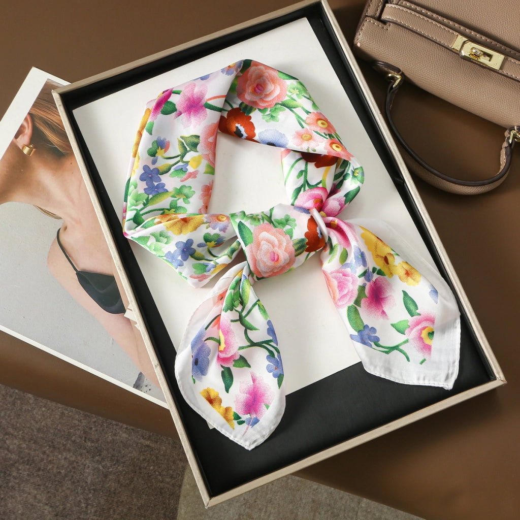 Sciarpa quadrata in seta rosa con stampa floreale, stile pastorale, 70 cm, piccola sciarpa da collo da donna, fresca, dolce e versatile.