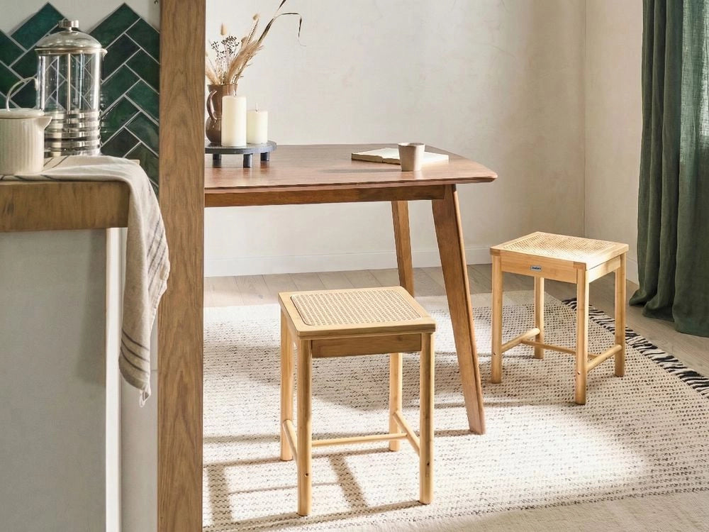 Set di 2 sgabelli in legno di bambù marrone chiaro con seduta intrecciata in rattan PE, stile boho, per cucina e sala da pranzo