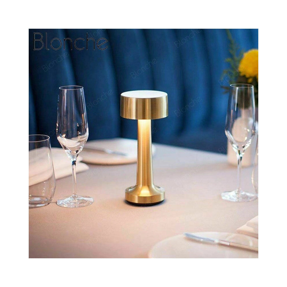 Trade Shop - Lampada Da Tavolo A Led Vintage Ricaricabile Usb Lume Luce Calda Per Bar Locali -