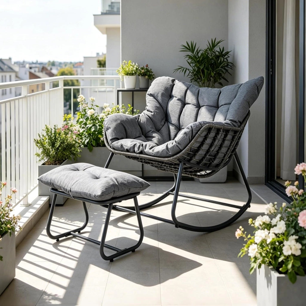 Poltrona a Dondolo con Poggiapiedi, Sedia a Dondolo da Interno ed Esterno, Poltrona Relax in Rattan con Cuscini Rimovibili per Soggiorno, Balcone e Giardino, Portata 150 kg (Grigio)
