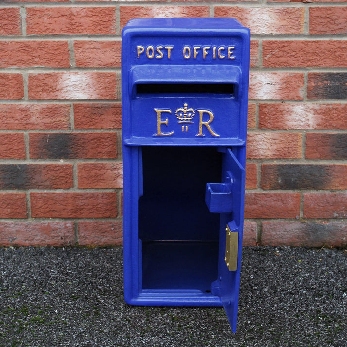 Cassetta Postale per le Lettere in Stile Britannico Inglese in Ghisa da Esterno Bocchetta Lettere Standard UK - con Piedistallo - Blu