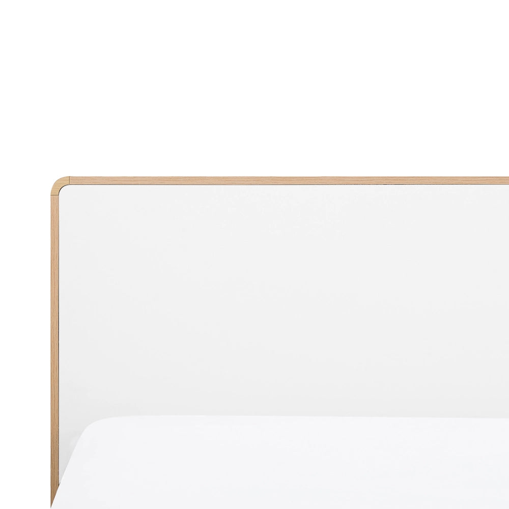 Luce per Letto a doghe in legno e testiera bianca Illuminazione a LED 180 x 200 cm Design scandinavo