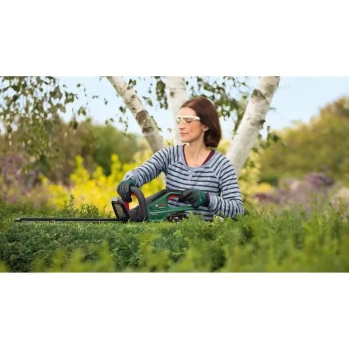 Tagliasiepi a batteria UniversalHedge Cut 18-55 con 2 batterie Bosch