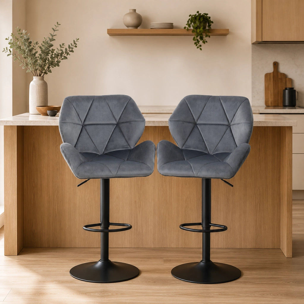 Set di 2 sgabelli da bar 57x58x97-117 cm regolabili; con base in metallo; poliestere grigio