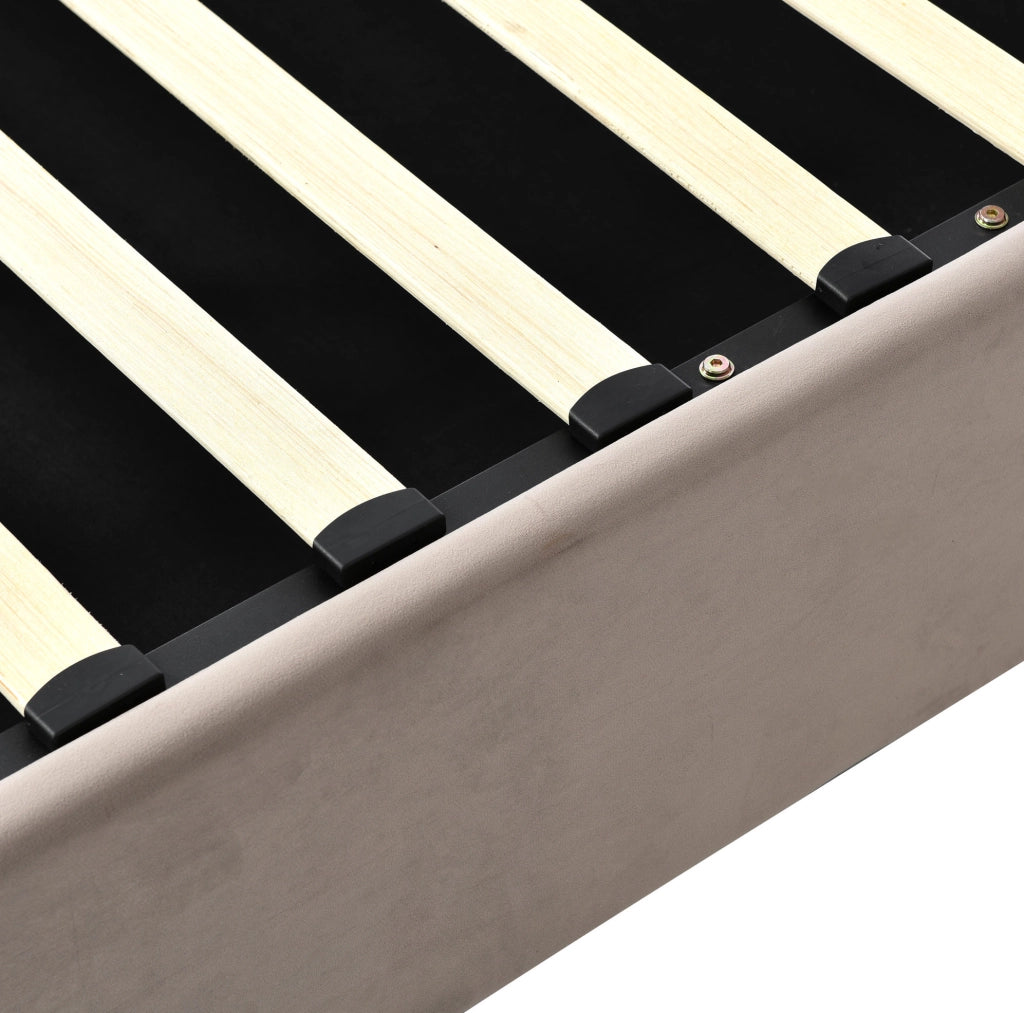 Letto imbottito 140x200 con contenitore e testiera regolabile