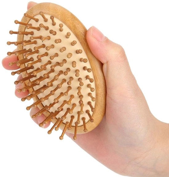 Massaggiatore per la testa in legno - Progettazione ergonomico - Antiscivolo - Massaggio per la testa - Adatto a tutti i tipi di capelli - Utilizzo comodo - Borbottio per capelli 

Modello: Massagekam Houten 
Codice prodotto: 123456