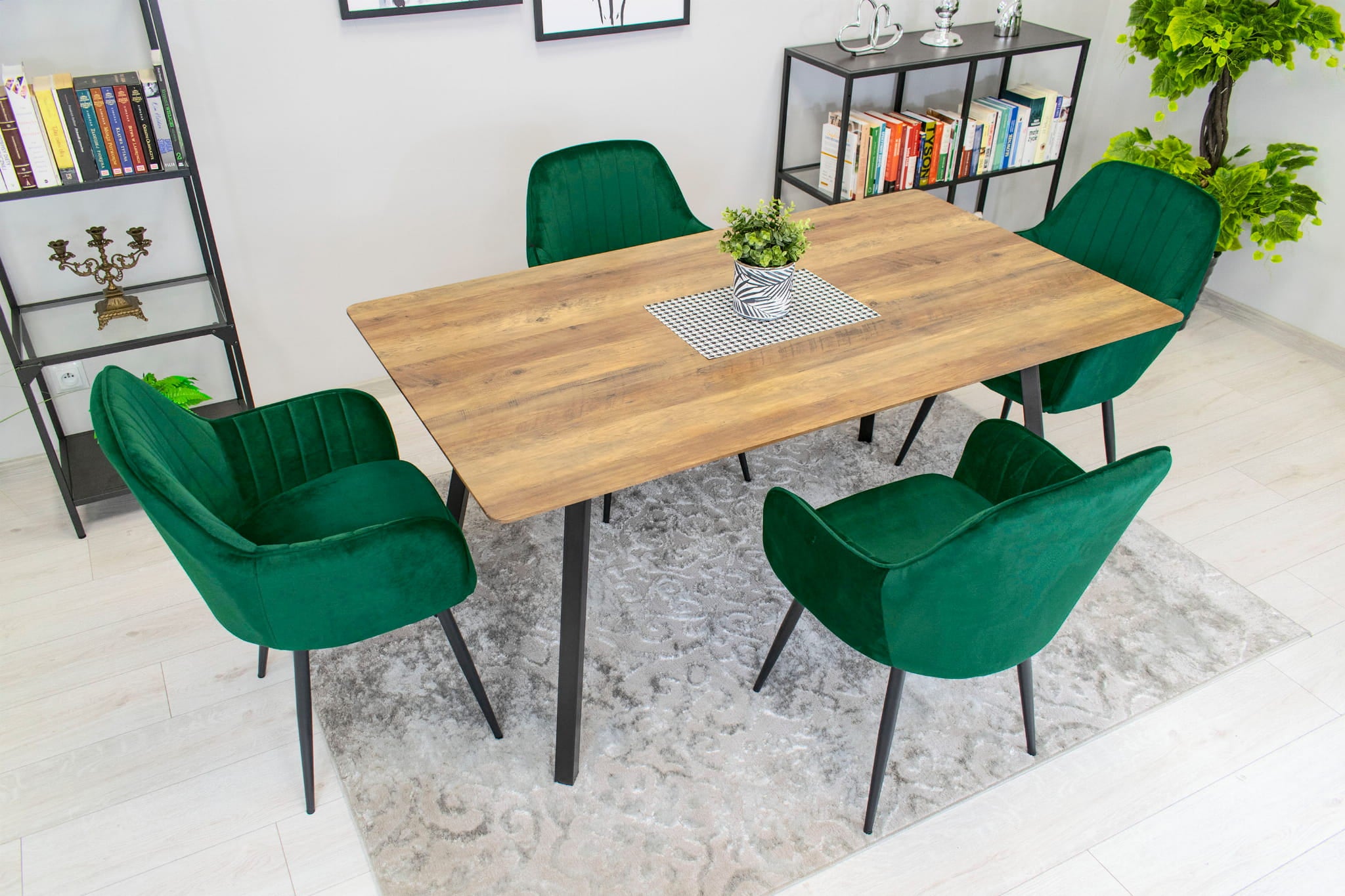 Sedia VALORA LUGO - Velluto verde con gambe nere