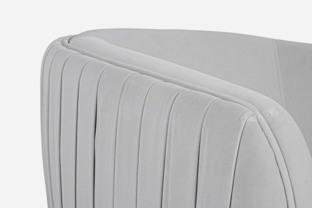 Divano in Velluto Grigio Stile Cozy Shabby Chic Elegante Gambe Oro Linsay