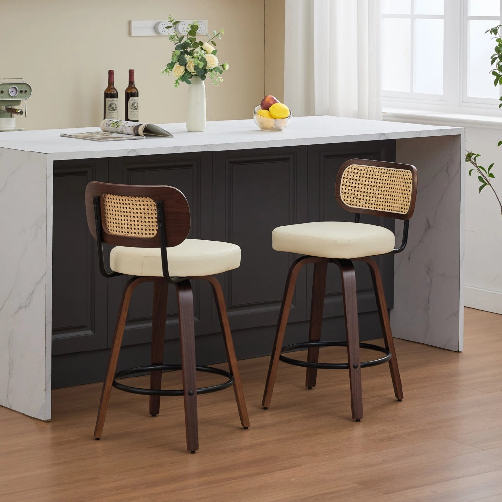 Sgabelli da Bar Set 2 Pezzi ¨C Xylo ¨C Rattan, Seduta Imbottita, Girevoli, Beige/Noce, 66 cm