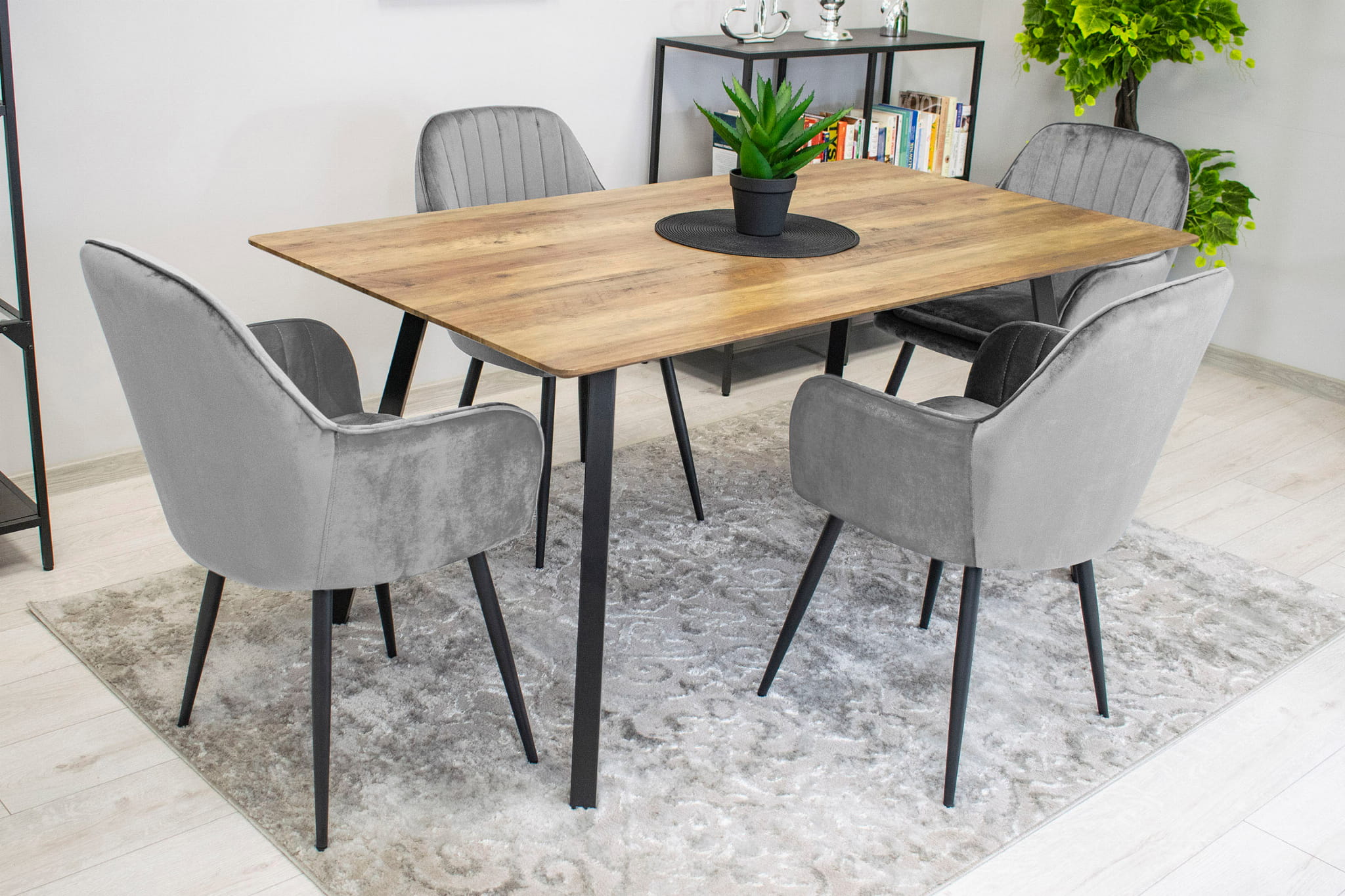 Sedia Valora LUGO in velluto grigio argento con gambe nere per soggiorno x2