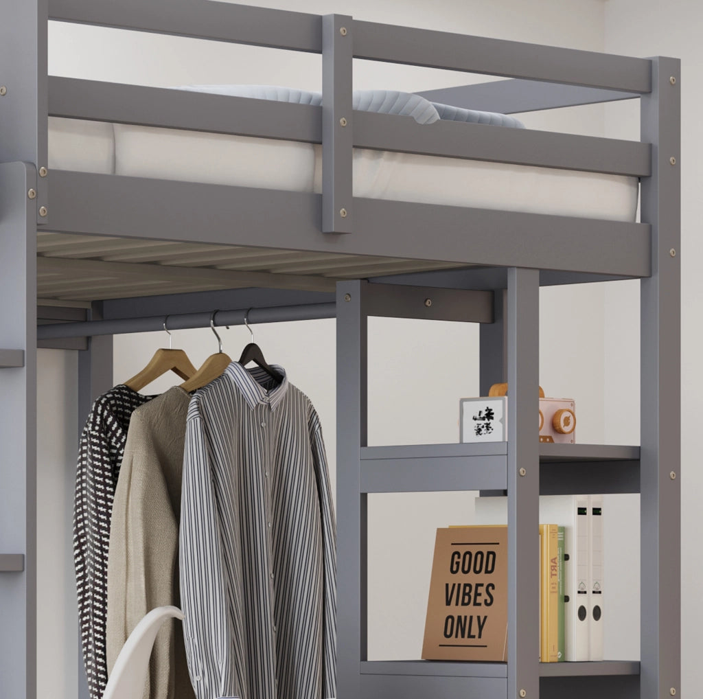 Letto a soppalco grigio 140x200 cm in legno con scrivania; scaffali e scala