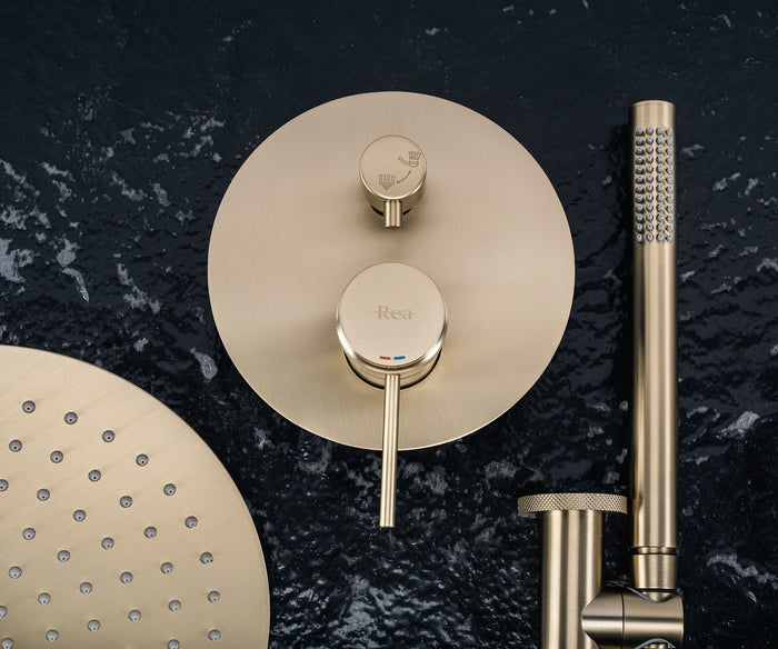 Set Doccia Da Incasso Rea Lungo Grip Gold Brush + Box