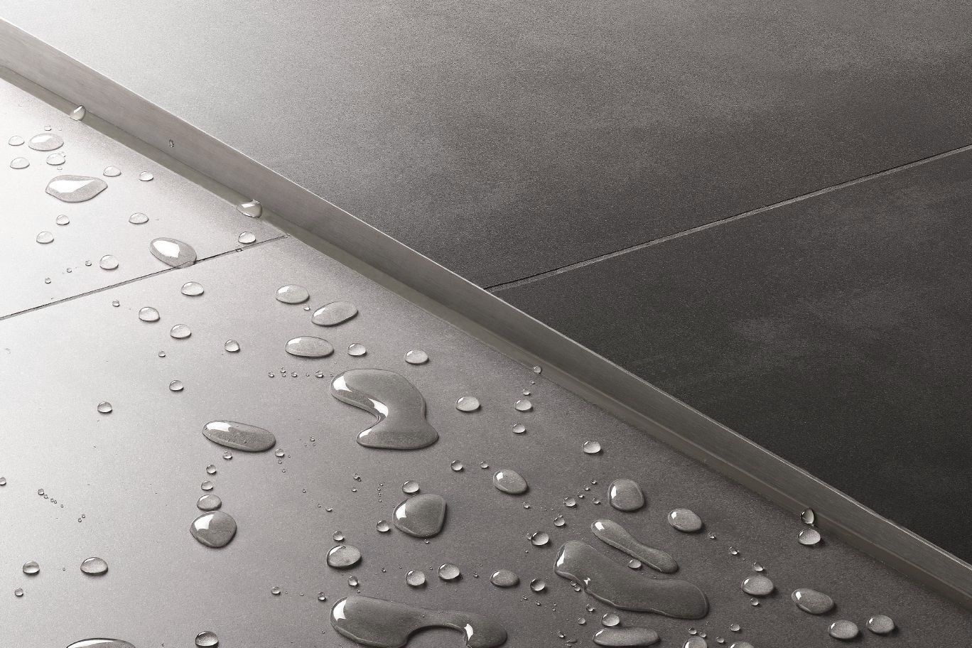 Profilo Doccia Pendenzato 140cm Brush Nickel sinistra