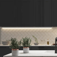 Profilo P46 nero opaco lunghezza 1200mm. fissaggio a molle con touch dimmer bianco