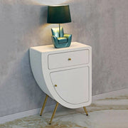 Comodino Suze, Comò basso, Tavolino da notte, Mensola da letto, Bianco e Oro, 60x32 h79 cm