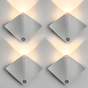 Set di 4 lampadine da parete wireless con senso di movimento, lampadine da parete LED magnetiche, lampioncini decorativi ricaricabili, bianche.