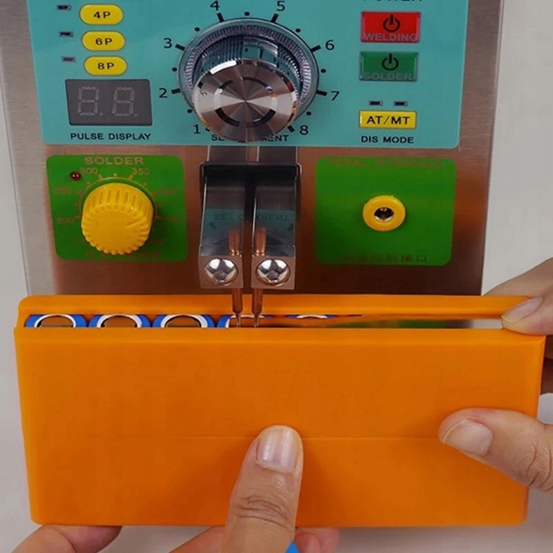 Forma per Saldatura Batterie 6x16 – Struttura Stabile, Materiale Bakelite | Capacità 96 Celle