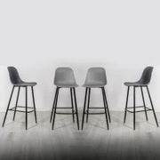 E-STYLO Sgabello da cucina in polipropilene grigio scuro e gambe in metallo nero con poggiapiedi, 47.5cm X 37cm H. 91.5cm.