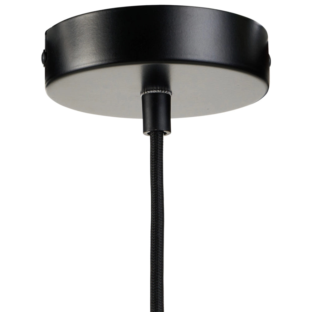 Lampada a sospensione con paralume in paglia naturale intrecciata a cupola, stile boho-japandi