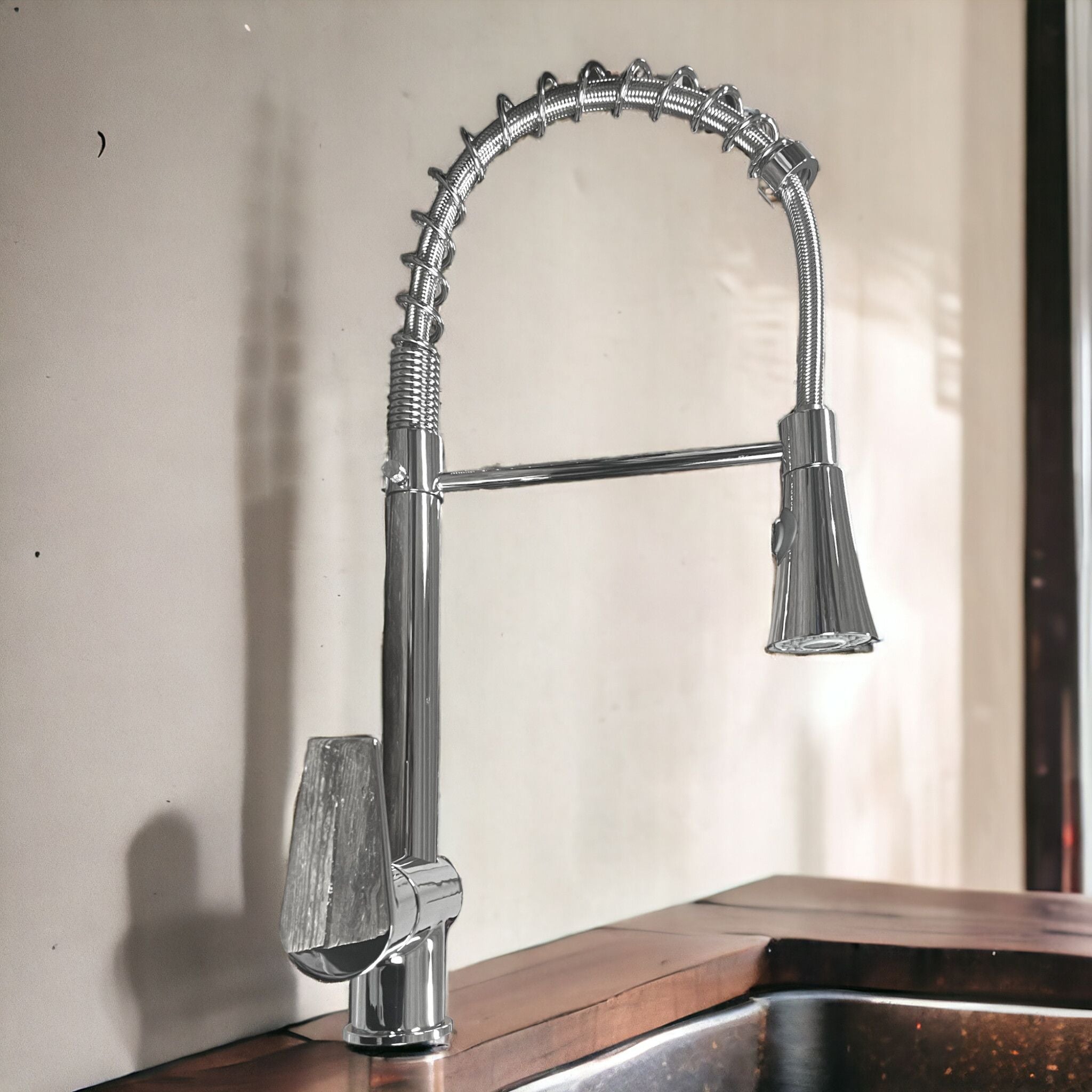 Rubinetto miscelatore estrabile con molla e doccetta multigetto