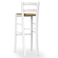 Coppia di sgabelli alti 80 cm in legno bianco con schienale e seduta in paglia