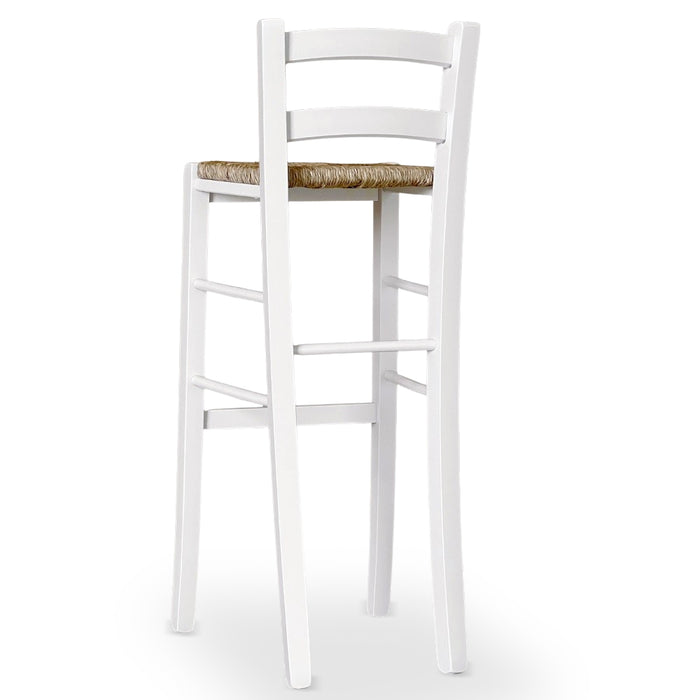 Coppia di sgabelli alti 80 cm in legno bianco con schienale e seduta in paglia
