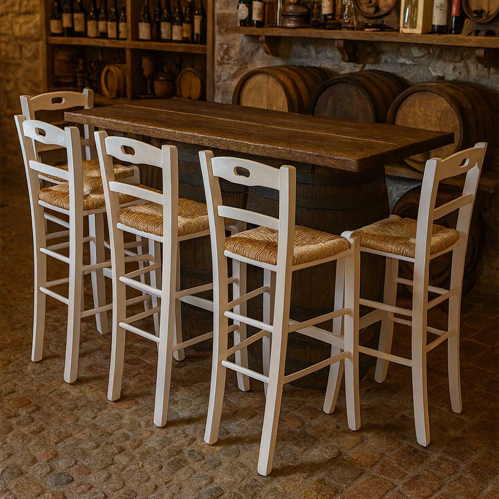 Coppia di sgabelli da bar alti 80 cm in legno bianco con manico seduta in paglia