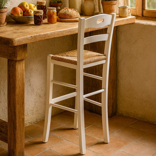 Sgabello da bar alto 80 cm in legno bianco con manico e seduta in paglia