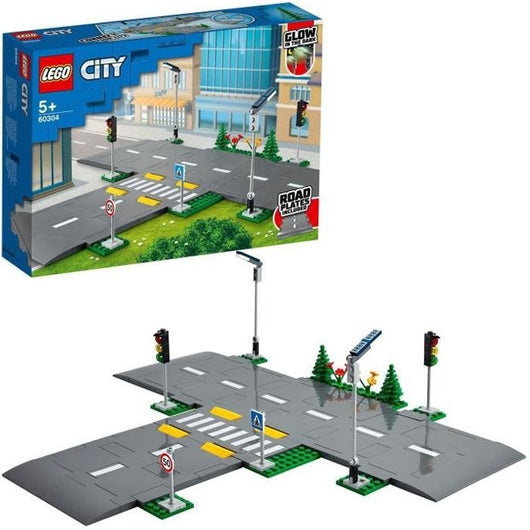 LEGO City 60304 Intersezione da assemblare, Gioco di costruzione di città con pannelli e strade da assemblare per ragazzo o ragazza