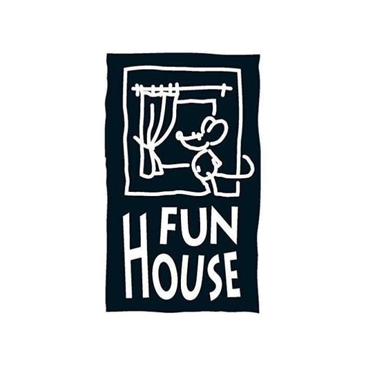 FUN HOUSE Baby Shark Mobili da giardino - 1 tavolo H.46x46 cm, 2 sedie H.53xL.38.5xP.37.5 cm e 1 ombrellone H.125 x 100 cm