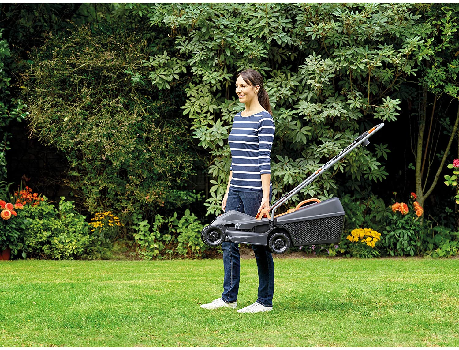 Set Rasaerba Elettrico 1000W e Tagliabordi 250W Black Decker BEHTS401C10-QS