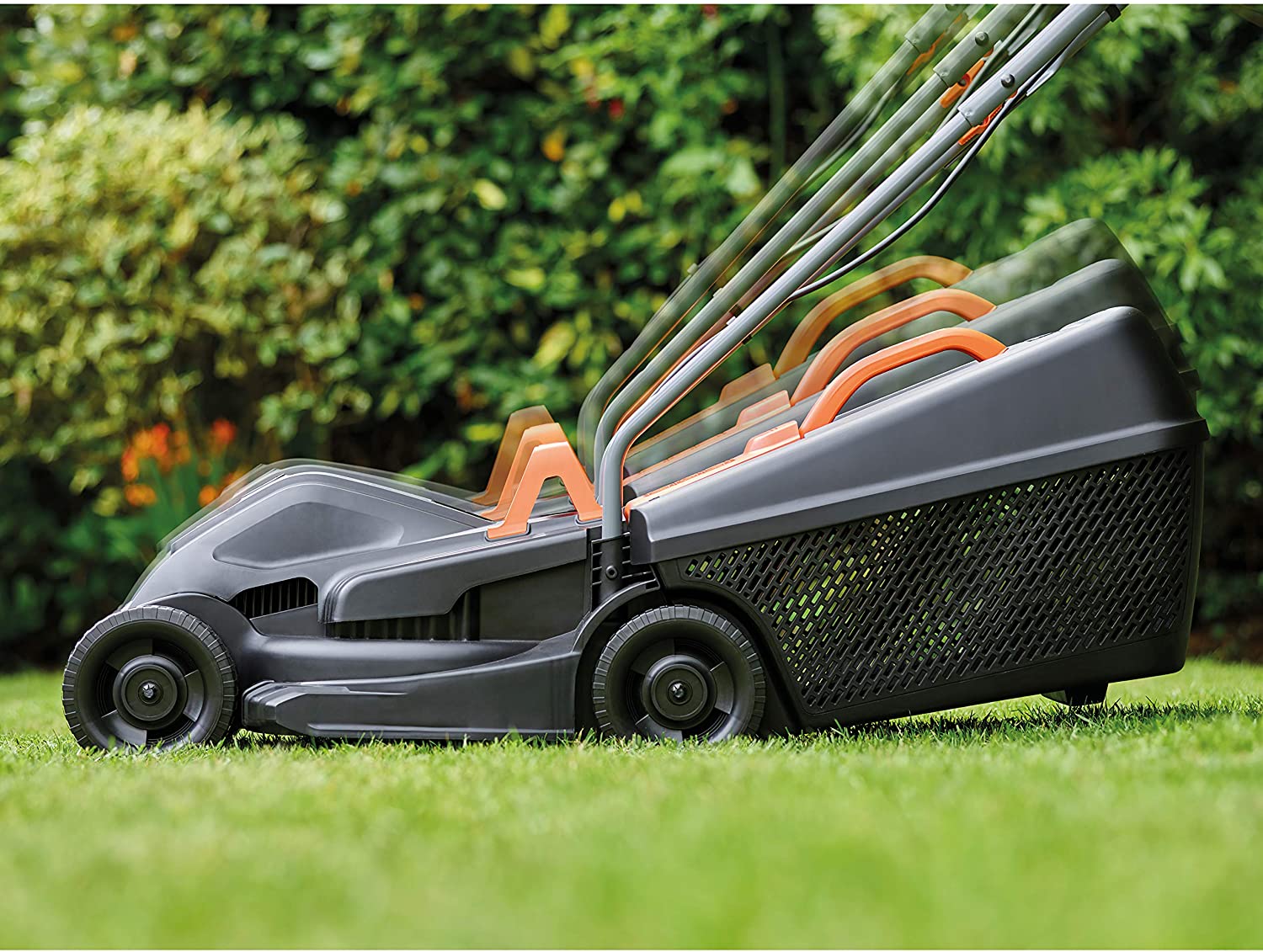 Set Rasaerba Elettrico 1000W e Tagliabordi 250W Black Decker BEHTS401C10-QS