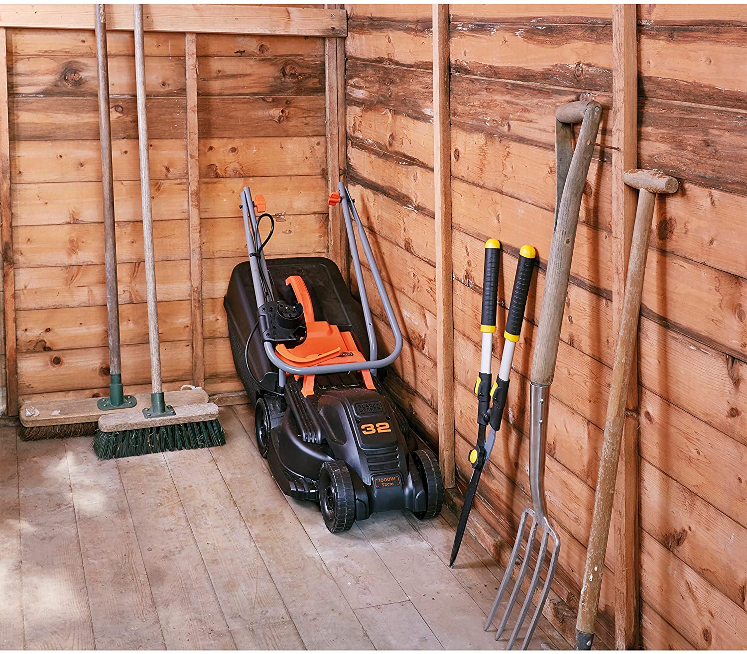 Set Rasaerba Elettrico 1000W e Tagliabordi 250W Black Decker BEHTS401C10-QS