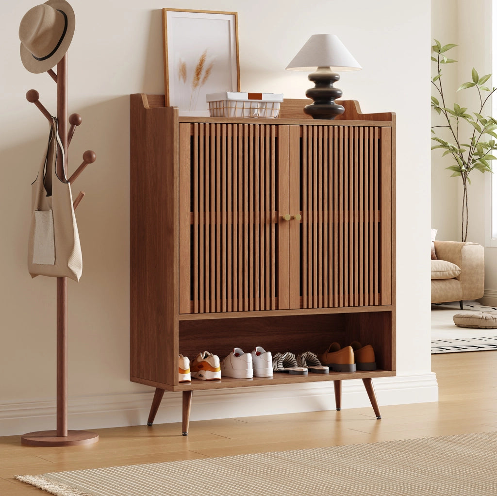 Scarpiera 80x35x105 cm noce in MDF e pino, vano aperto e ante ventilate