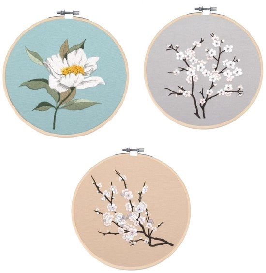 Set di cucito con 3 disegni fiorali per principianti