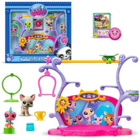 BANDAI - Littlest Pet Shop - Pets Got Talent Playset - Playset con 2 animali, decorazioni e accessori - BF00558
