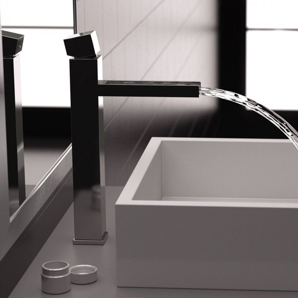 Miscelatore cube waterfall lavabo alto ideale per lavabo da appoggio con bocca a cascata e scarico click clack