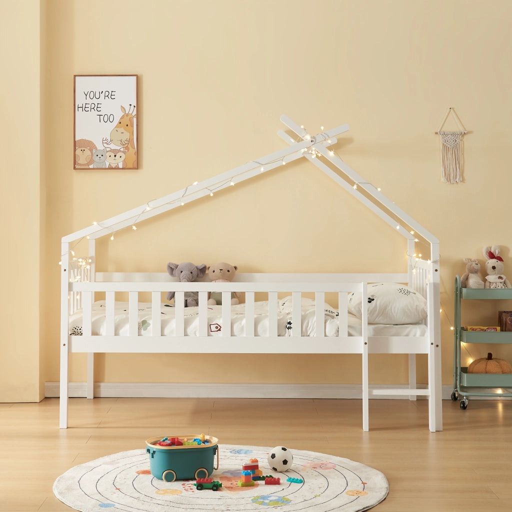 Letto a Casetta per Cameretta Sotkamo in Legno con Materasso 90x200 cm - Bianco [en.casa]