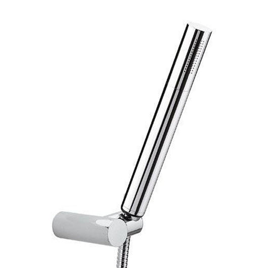 Rubinetto suvi esterno vasca dotato di kit doccia, design tondeggiante raffinato e minimale.