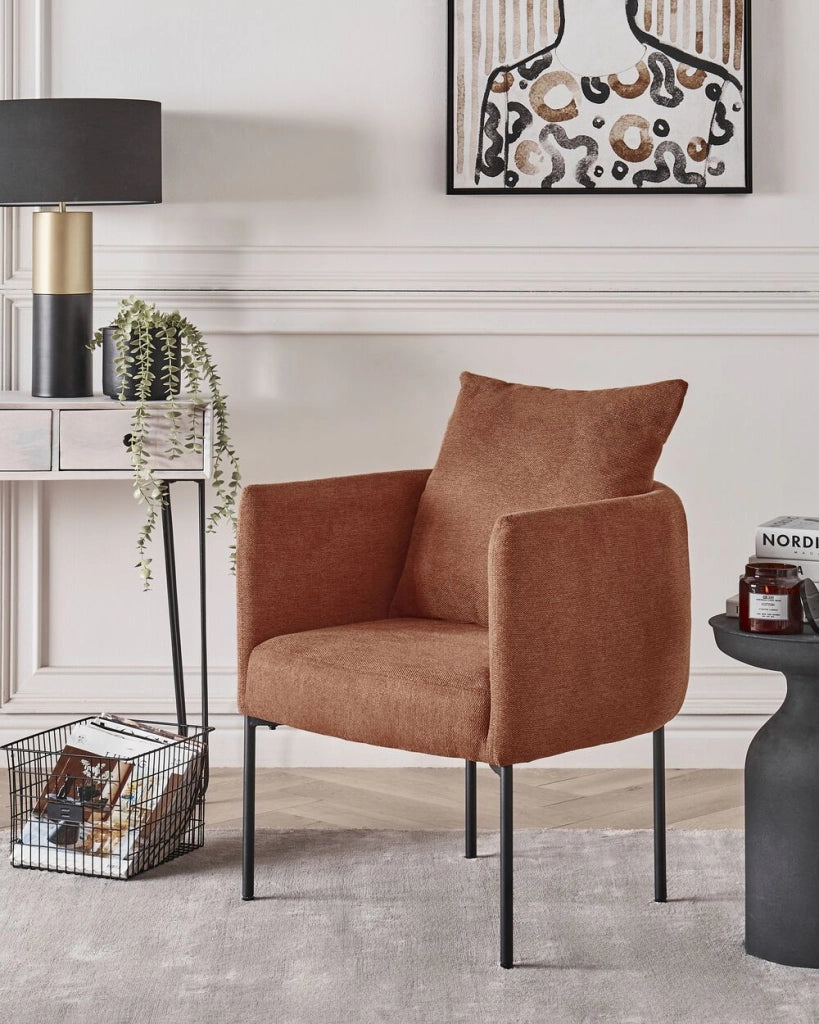 Poltrona in lino sintetico arancione con cuscino gambe in ferro nero stile retrò elegante