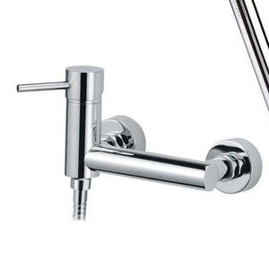 Rubinetto esterno dotato di doccia duplex, serie suvi caratterizzata da linee arrotondate e minimali