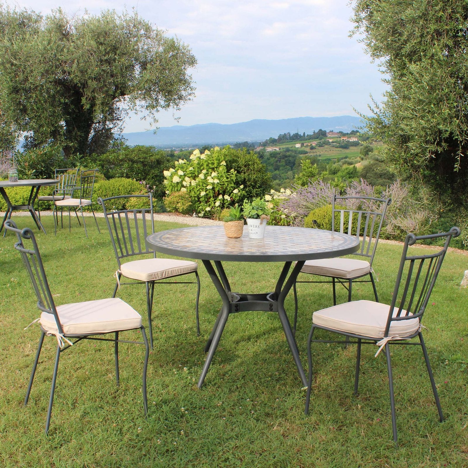 Tavolo da giardino in acciaio e mosaico - NOEMI