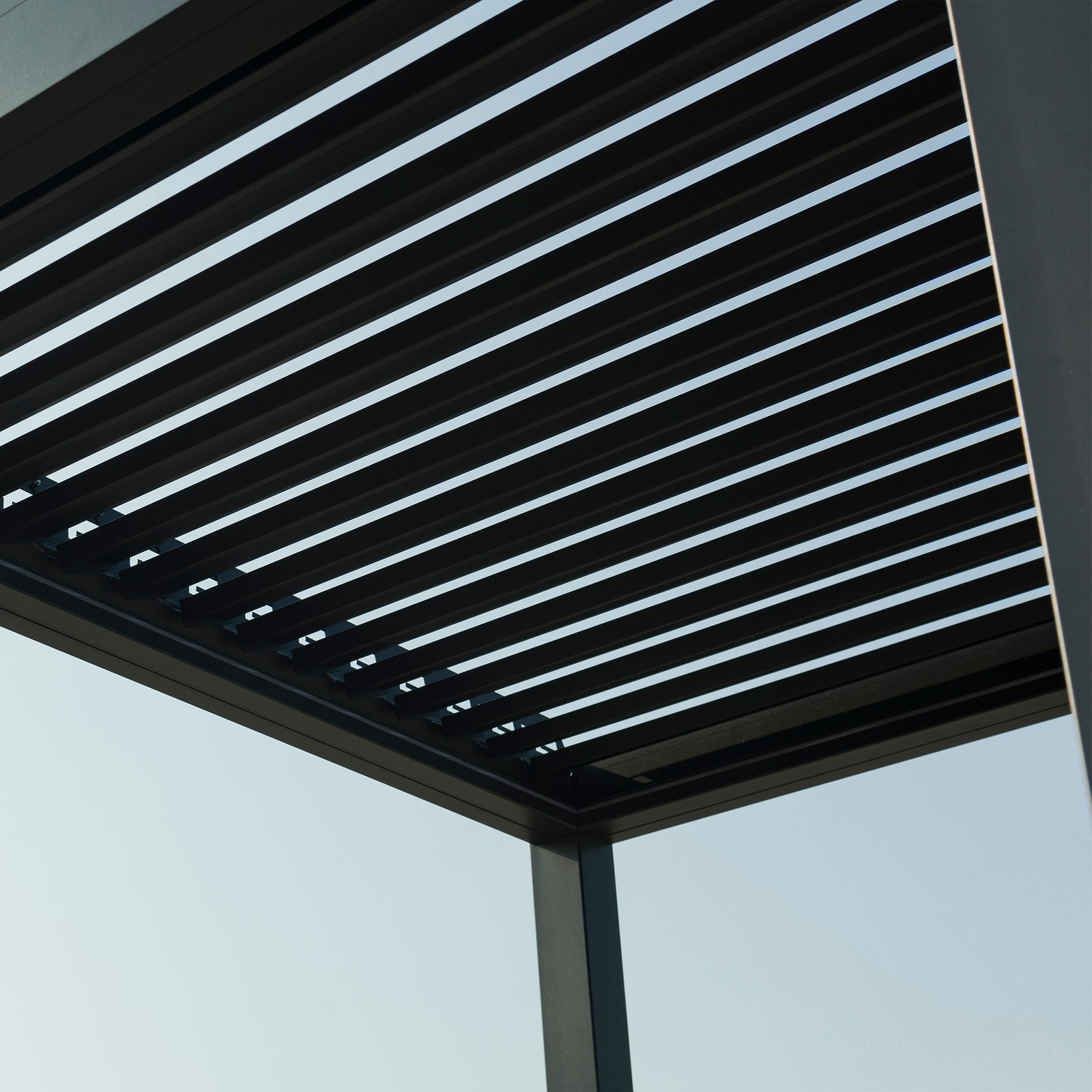 Gazebo letto da giardino con led - XANDER